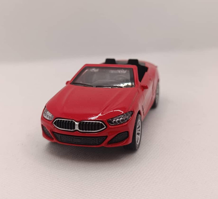 ماشین فلزی عقب کش قدرتی طرح BMW قرمز رنگ با قابلیت روشن شدن چراغ ها