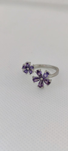 انگشتر نگینی رنگ ثابت با طرح شکوفه های بنفش