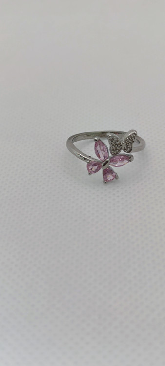 انگشتر نگینی رنگ ثابت با طرح پروانه دوتایی