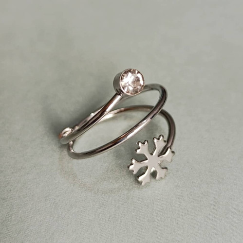 انگشتر نقره ای رنگ نگین دار طرح دانه برف رنگ ثابت