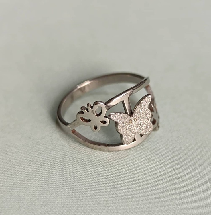 انگشتر نقره ای رنگ طرح پروانه دوتایی رنگ ثابت