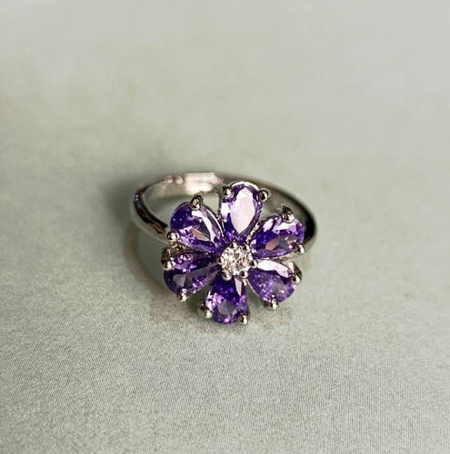 انگشتر نگین دار طرح گل بنفش با رنگ ثابت