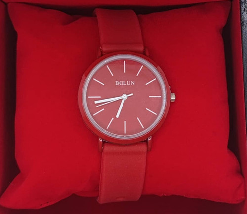 ساعت مچی عقربه دار Bolun با بند سلیکونی و صفحه قرمز رنگ مناسب بانوان