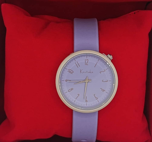 ساعت مچی عقربه دار Koutake با بند سیلیکونی و صفحه یاسی رنگ مناسب بانوان