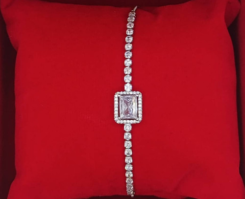 دستبند نگین دار الماسی رنگ ثابت مناسب بانوان