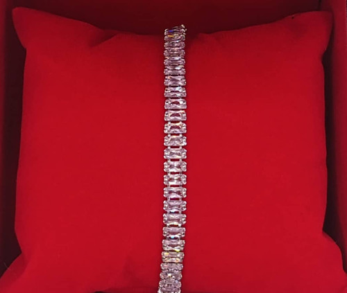 دستبند نگین دار با بند طنابی برای متناسب شدن با سایز مچ دست مخصوص بانوان