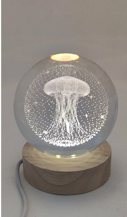 گوی کریستالی پایه چوبی سایز ۱۰ طرح عروس دریایی