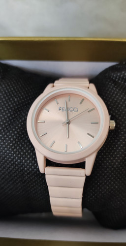 ساعت مچی زنانه Fencci مدل گلیمی با بند مقاوم و رنگ صفحه و بدنه صورتی روشن