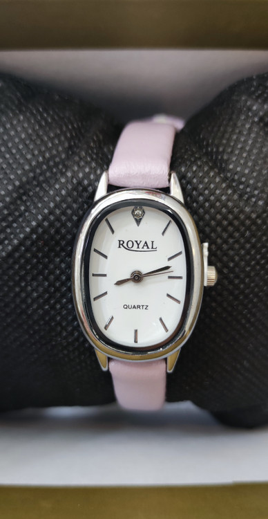 ساعت مچی زنانه Royal Quartz با بند چرمی یاسی رنگ و صفحه بیضی سفید رنگ