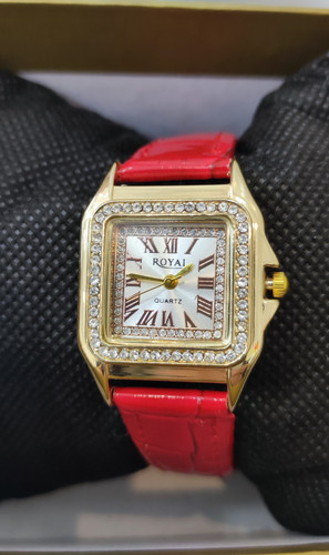 ساعت مچی زنانه Royal Quartz با بند چرمی قرمز رنگ و صفحه استیل نگین دار براق ضدزنگ و مقاوم